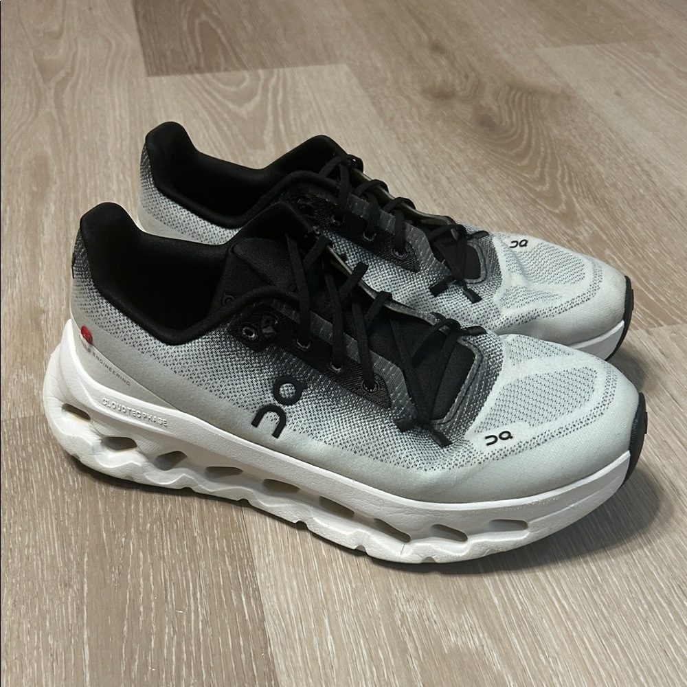 On Cloud Women’s Cloudtilt Cloudtecphase Running … - image 1